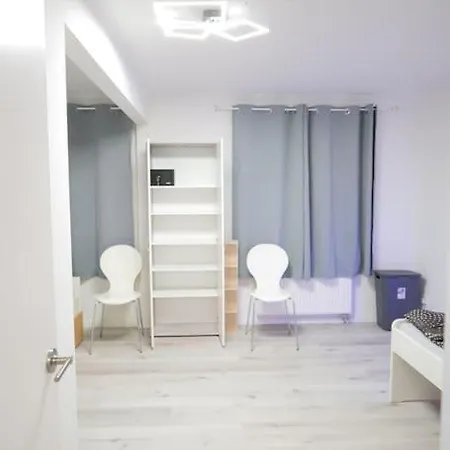 Komplettes Monteur Haus