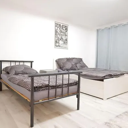 Apartment Komplettes Monteur Haus *
