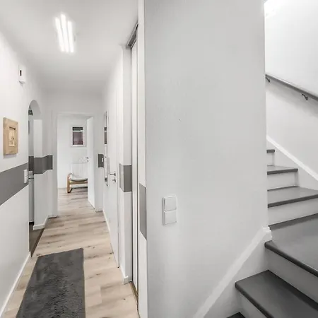 Komplettes Monteur Haus Appartement *