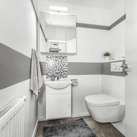 Komplettes Monteur Haus Appartement *
